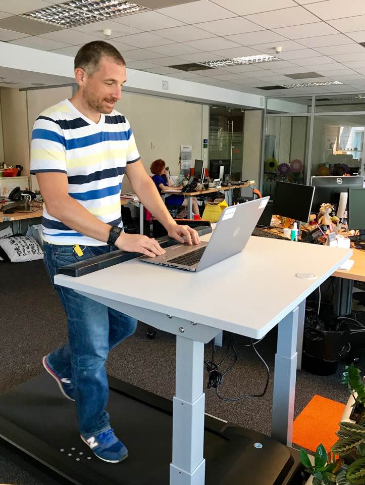 Alexandru Filip la birou